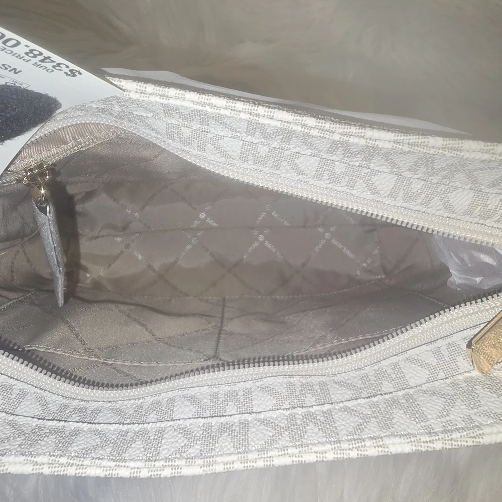 Michael Kors Cream Shoulder Bag - Picture 8 of 13